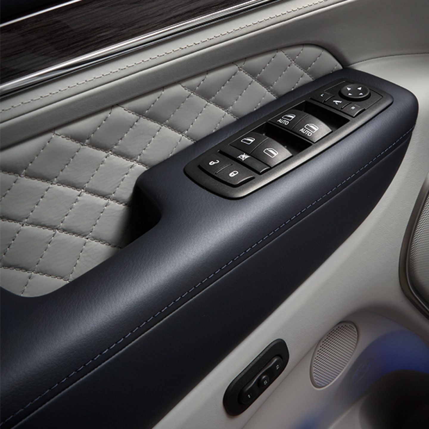 Jeep Grand Cherokee Features Interior
